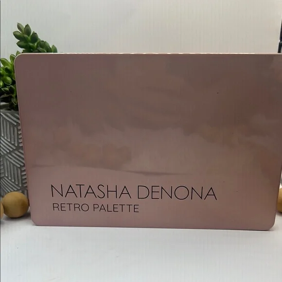 Natasha Denona Retro Eyeshadow Palette - Picture 2 of 9